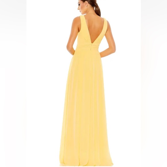 MAC DUGGAL chiffon lined gown, sz 2, new,No defects - Picture 2 of 9